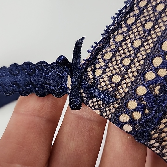 ⭐️2/ $30⭐️ La Vie en Rose Blue Mesh Nude Underwire Bra Magnetic Closure Size 34D - Picture 7 of 13